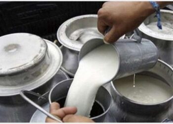 दुग्ध उद्योगद्वारा दूधको मूल्य प्रतिलिटर १० रुपैयाँ बढाउने प्रस्ताव