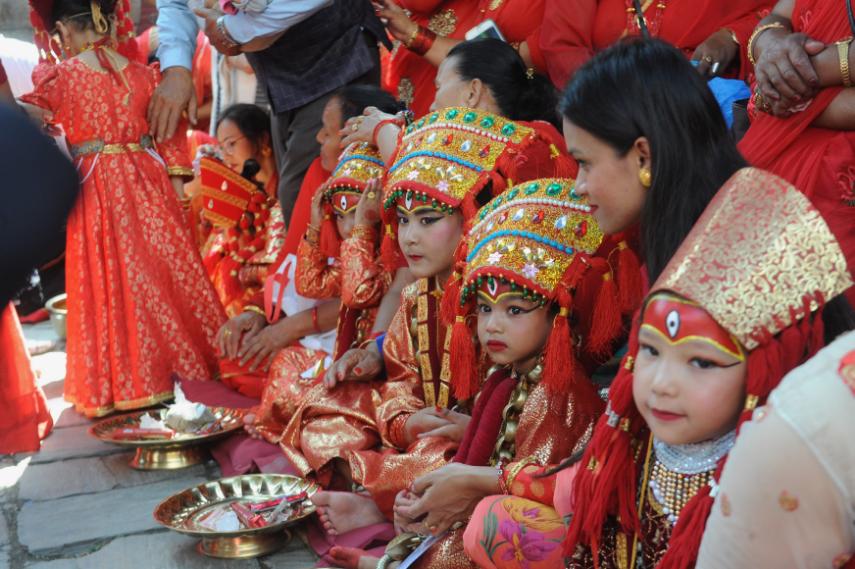 इन्द्रजात्राको अवसरमा आज काठमाडौँको हनुमानढोकामा कुमारी पूजा गरिँदै : Icon Khabar