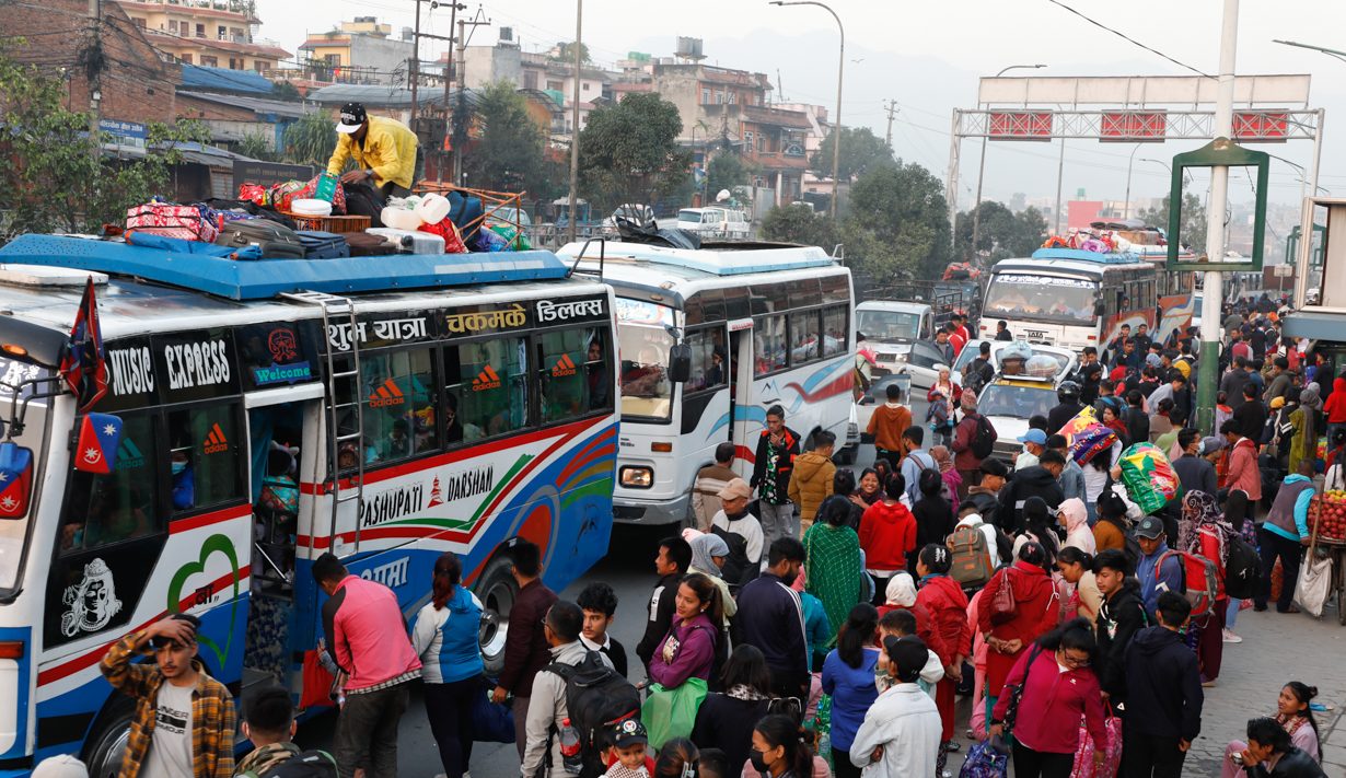 यस वर्ष दसैँमा १५ देखि १८ लाख मानिस काठमाडौँ उपत्यकाबाट बाहिरिने अनुमान : Icon Khabar