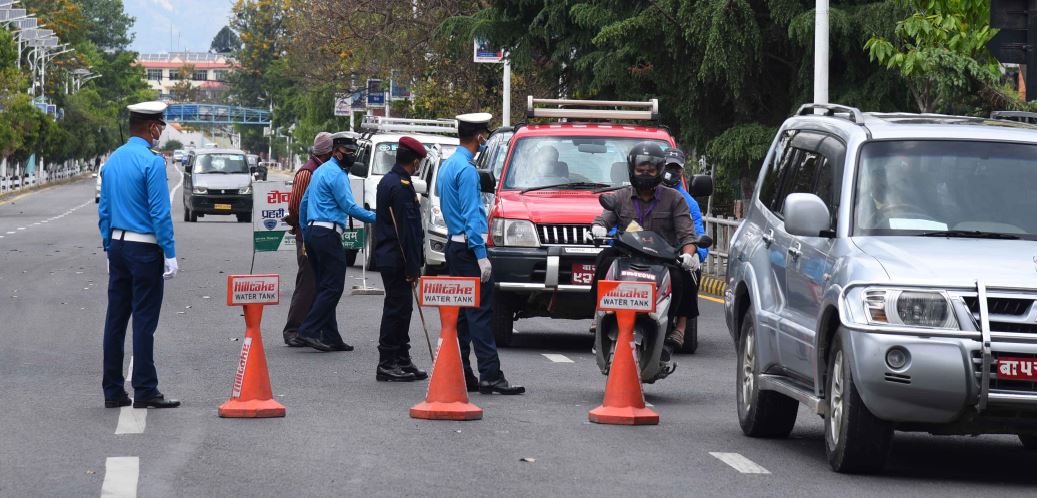 काठमाडौँ उपत्यकामा ट्राफिक नियम उल्लङ्घन गर्नेविरुद्ध कारबाही तीव्र : Icon Khabar