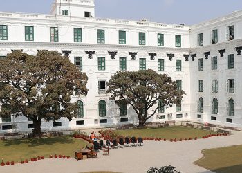 सरकारी कार्यालयमा सेवा लिन जाँदै हुनुहुन्छ ? आजदेखि ४ बजेनै बन्द हुनेछ