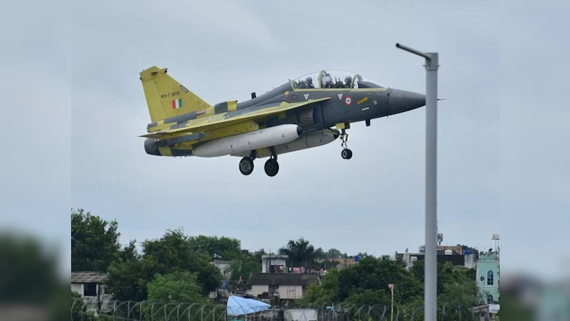 भारतीय वायुसेनाको विमान दुर्घटन, दुईजना पाइलटको मृत्यु : Icon Khabar