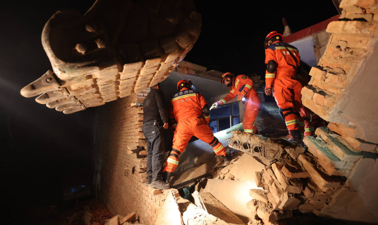 चीनमा शक्तिशाली भूकम्प : कम्तीमा १११ जनाको मृत्यु, २०० बढी घाइते : Icon Khabar