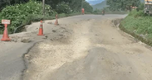 धुलिखेल–खावा सडकखण्डको स्तरोन्नति कार्य अलपत्र हुँदा यात्रुलाई सास्ती