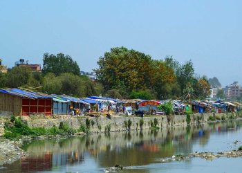 काठमाडौंका सुकुम्बासी बस्तीलाई विकल्प दिएर हटाउन सर्वोच्चकाे आदेश