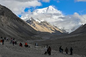 तिब्बत भुकम्प: डिङ्ग्री काउन्टीमा गरियो सगरमाथा आधार शिविर अस्थायी रूपमा बन्द