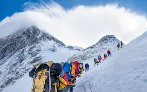 वसन्त ऋतुका लागि हिमाल आरोहण अनुमति दिन सुरु