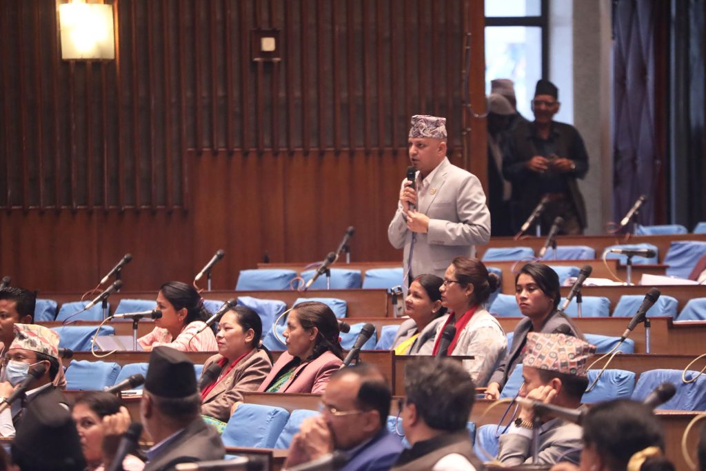 रवीन्द्र मिश्रमाथि सरकारले दुर्व्यवहार गरिरहेको छ: रास्वपा सांसद झा