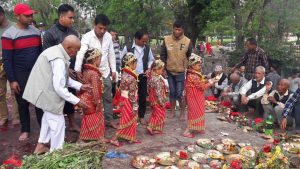 आज तःदिन अर्थात वर्षको ठूलो दिन, भक्तपुरका स्थानियले दुगुपूजा मनाउँदै