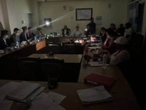 सिंहदरबारभित्रको बैठकमा बत्ती निभ्दा मोबाइल फोनको उज्यालोमा बसियो बैठक