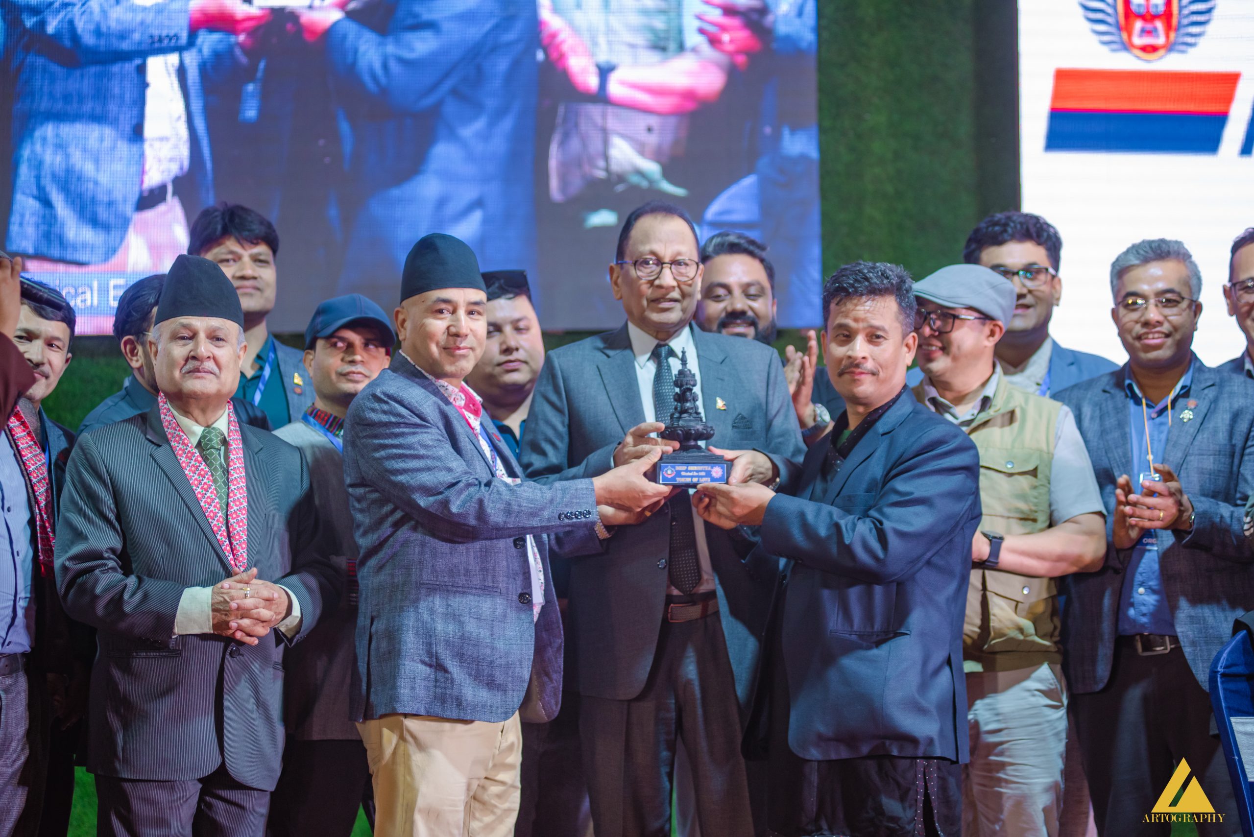 भक्तपुरमा गुन्जिए गायक दीप श्रेष्ठ, एकल सांगीतिक साँझ २०८२ भव्य रूपले सम्पन्न : Icon Khabar