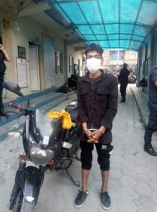 भक्तपुरमा चोरीको मोटरसाईकल सहित मानिस पक्राउ