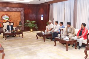भक्तपुरको जगातीमा ५० हजार क्षमताको रंगशाला निर्माणका लागि प्रधानमन्त्रीले गरे छलफल