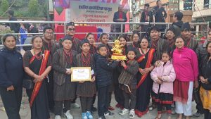 खुल्ला बाँसुरी बाजा प्रतियोगितामा लोकेश्वर बाँसुरी बाजा समूह प्रथम