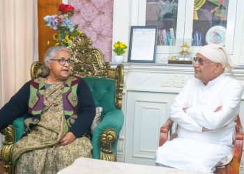 पितृशोकमा रहेका ओलीलाई भेट्न प्रधानमन्त्री कार्की भक्तपुरस्थित निवासमा