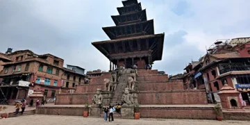 भक्तपुर टौमढि क्षेत्रमा बिहेको जन्तीले पटाका पडकाउंदा स्थानीयवासी हैरान, सम्पदामा क्षति पुग्ने चिन्ता