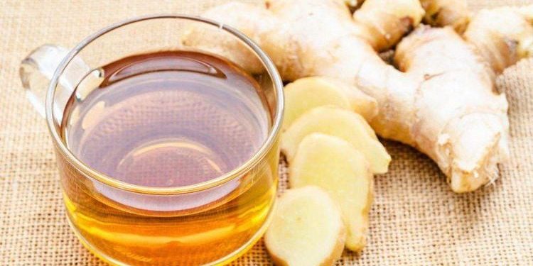 अदुवासहितको तातो पानी पिउनाले रुघाखोकीलाई निको गर्छ