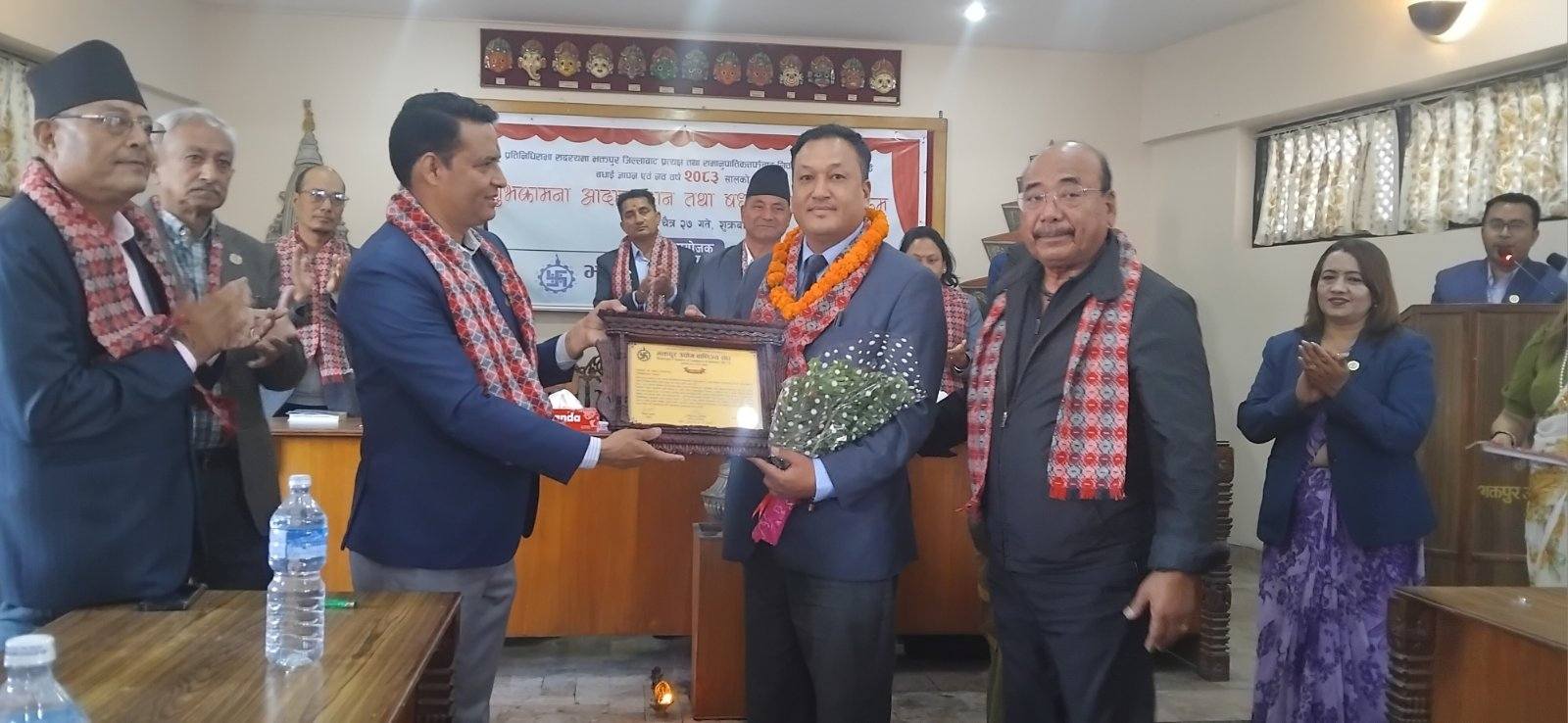 भक्तपुरका उद्योगी व्यवसायीद्वारा निर्वाचित प्रतिनिधिसभा सदस्यलाई बधाई : Icon Khabar