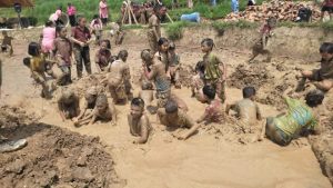प्रकृतिसँग रमाउँदै सिकाइमा सहभागी बने बालबालिका : क्युरिकोट मड फेस्टिभल २०८३ सम्पन्न