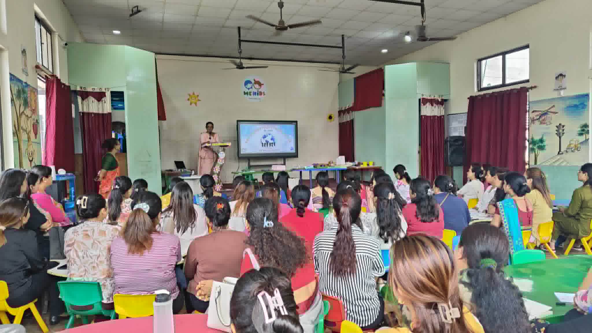 सूर्यविनायकका १३ विद्यालयका ७५ शिक्षकलाई प्रारम्भिक बालशिक्षा सम्बन्धी प्रशिक्षण : Icon Khabar