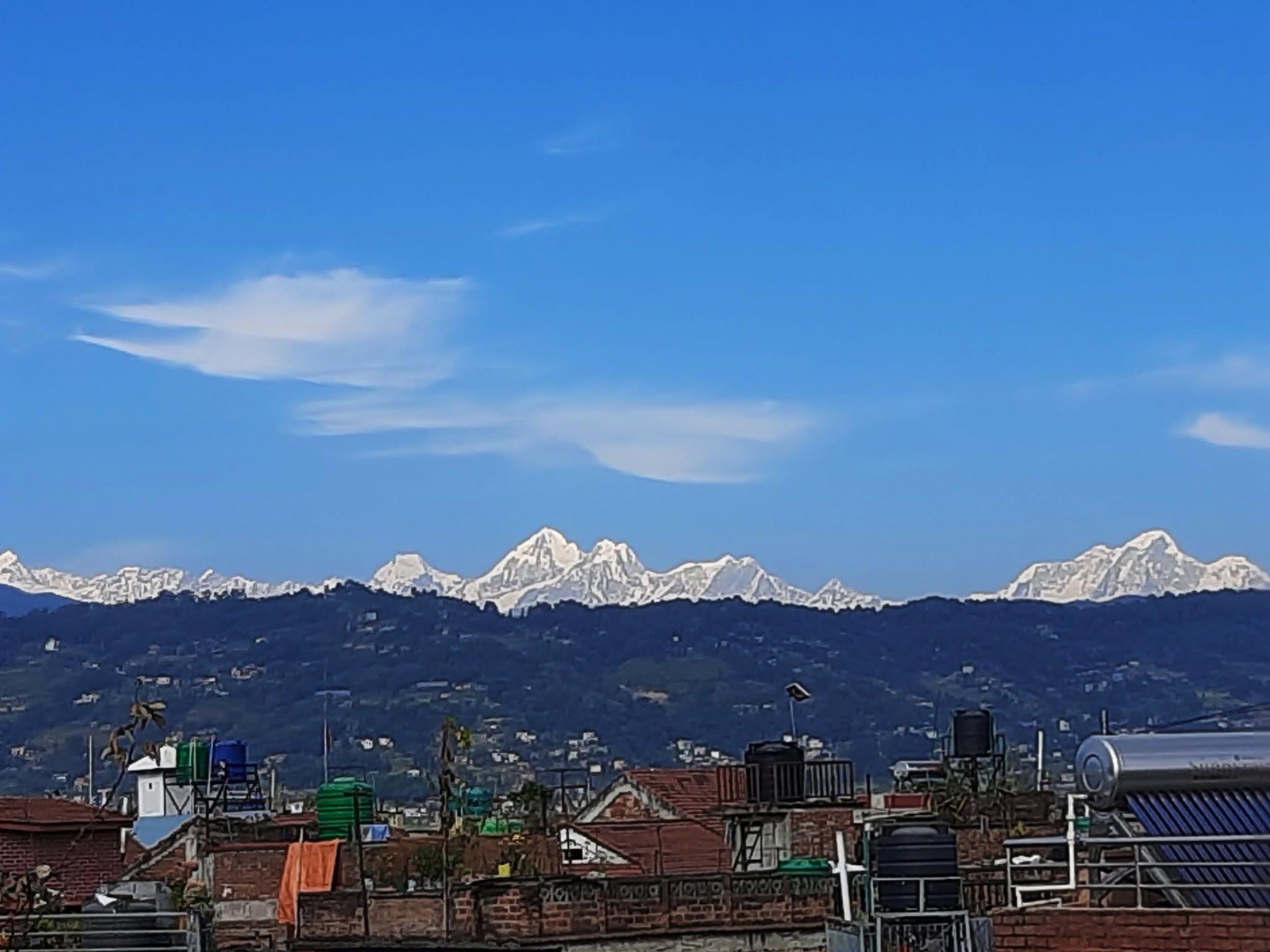 भक्तपुर नगरबाट देखिएको लाङटाङ लिरुङ, दोर्जे लाक्पा र जुगल हिमालको मनमोहक दृश्य : Icon Khabar